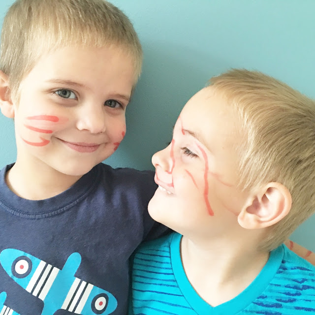  brothers-who-draw-on-their-faces-together